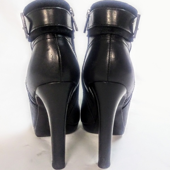 TORY BURCH BLACK LEATHER SUEDE ANKLE BOOTIES VGUC - Picture 4 of 8